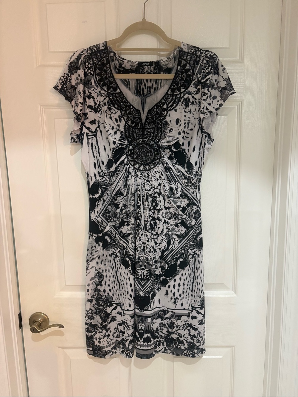 Apt. 9 Black White Print Embellished V-Neck Dress Size M